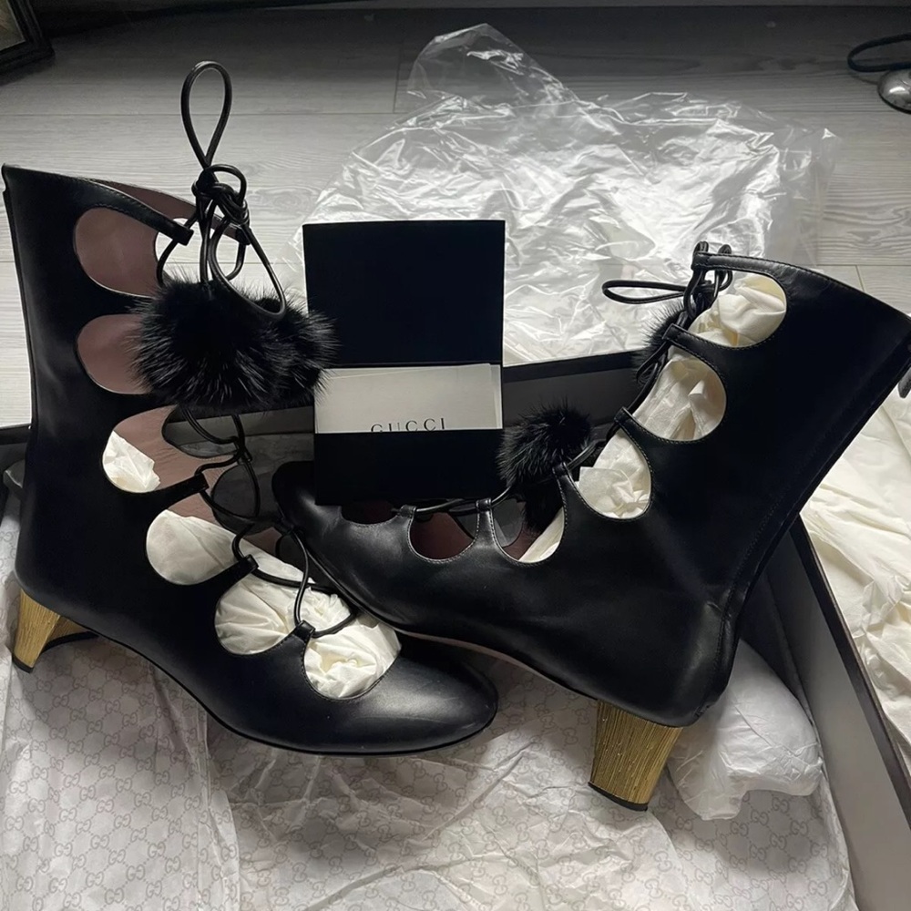 Gucci Black Women's  leather Shoes gladiator style